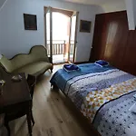 Suzanne *