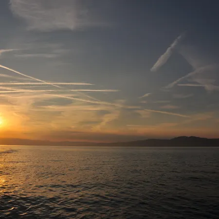 Suzanne Отель Лейсен